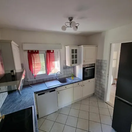 Vakantiehuis Charmante Maison 5pcs, Proche De Toutes Commodites