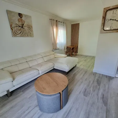 Vakantiehuis Charmante Maison 5pcs, Proche De Toutes Commodites Saint-Herblain
